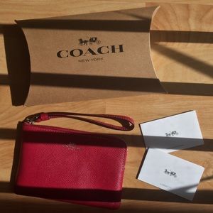 Beautiful Red Leather Coach Wristlet (Small)